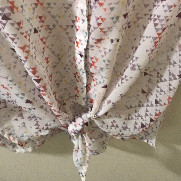 Maurices perfect button-down blouse! - Picture 3 of 3